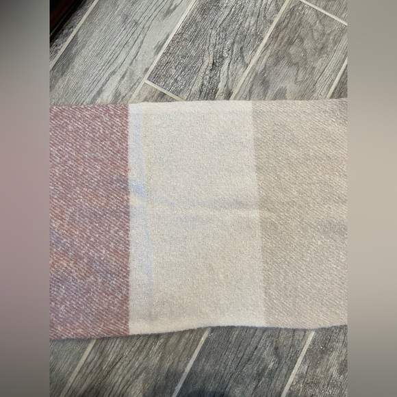 NWT Gentle Fawn Scarf - Picture 5 of 6